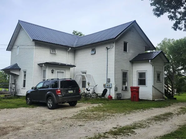 203 1st Ave S, Dakota City, IA 50529