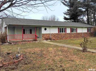 307 E Church St, Pleasant Plains, IL 62677