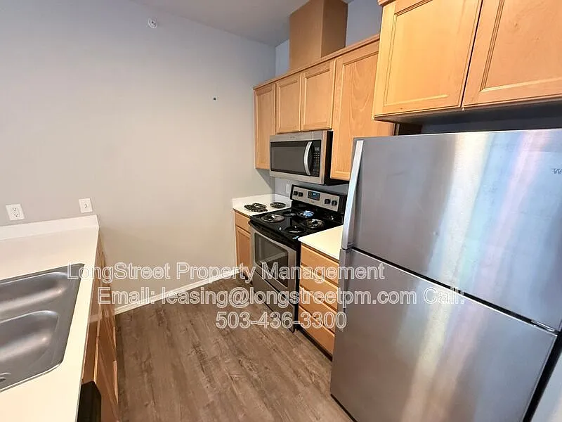 2 bed, 1.0 bath, 733 sqft, $1,495 — Photo 3