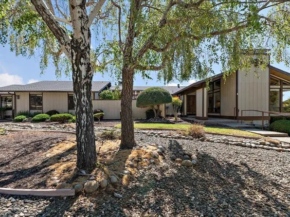 1176 Tournament Dr, Hillsborough, CA 94010