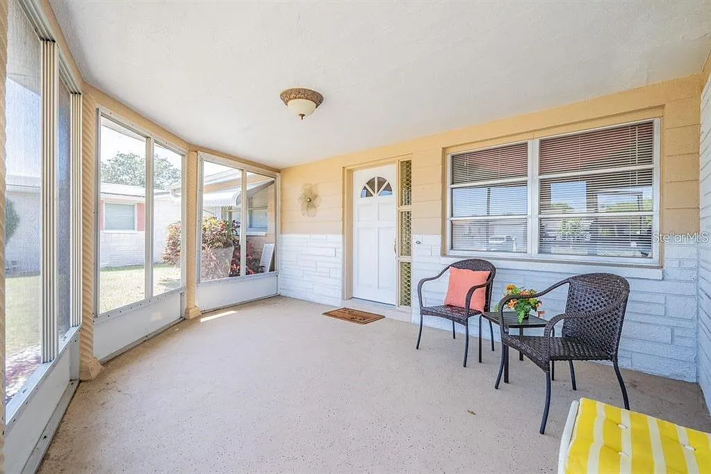 2 bed, 1.5 bath, 1088 sqft, $1,650 — Photo 3
