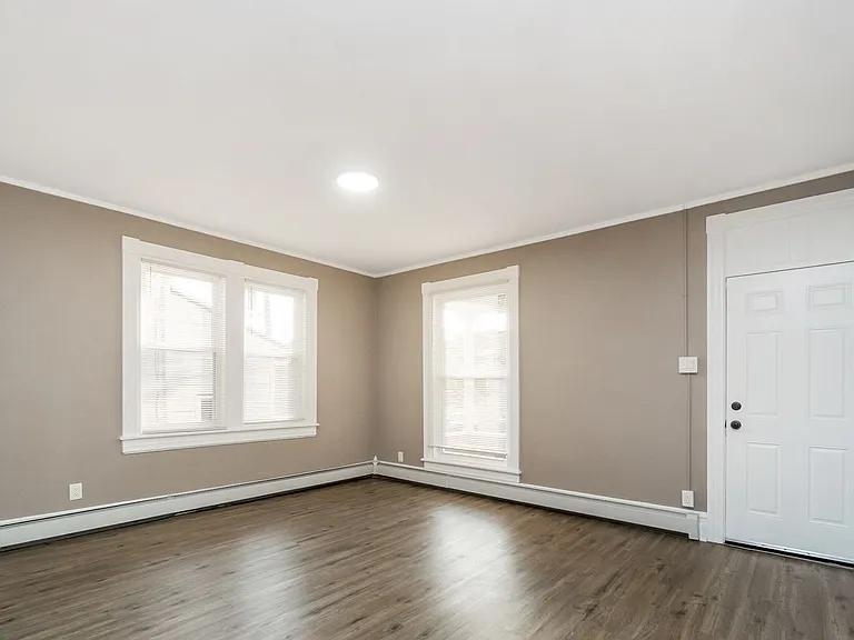 439 W Church St — Photo 8
