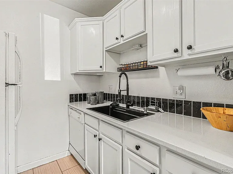 1520 Glencoe St #7 — Photo 9