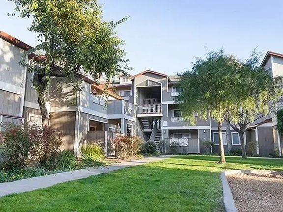 4th image of 37057 Magnolia St #37091-2-313