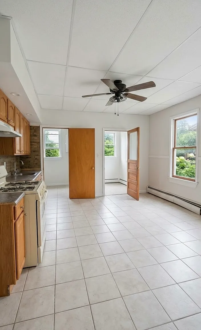 6 bed, 3180 sqft, $2,150 — Photo 3