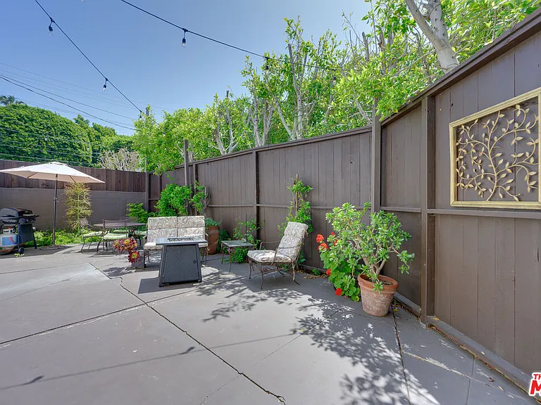 8704 Ashcroft Ave — Photo 9