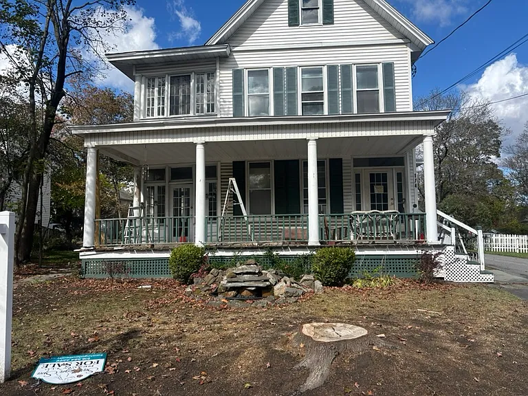 174 Main St #1A — Photo 1