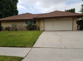 270 E Lomita Dr, Rialto, CA 92376