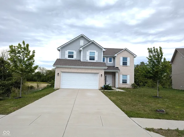 1571 N Creekwater Pass, Greenfield, IN 46140