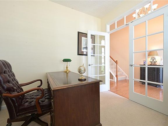 4th image of 377 Clearbrook Dr