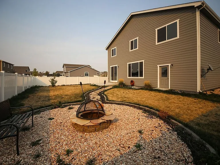 6987 Sumner St — Photo 38
