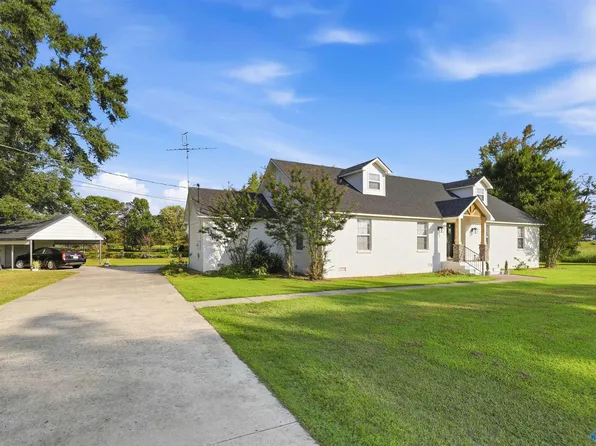 140 Sardis Dr, Boaz, AL 35956