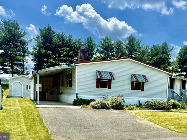 242 Waverly Ct, Fayetteville, PA 17222