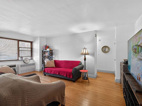 3rd image of 240 Cozine Ave APT 1E