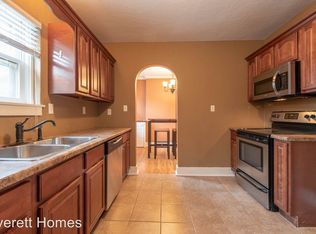 1113 S Roanoke Ave, Springfield, MO 65807