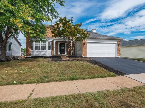 16240 Castlerea Blvd, Ballwin, MO 63021