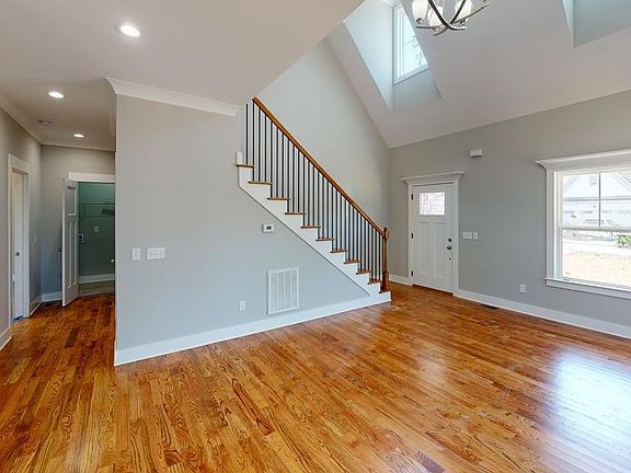 2nd image of 2718 22nd St