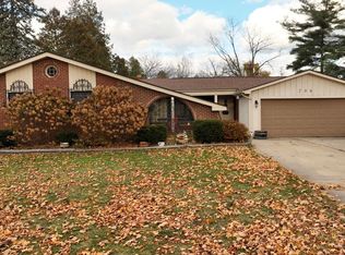 206 Wellington Cres, Mount Clemens, MI 48043