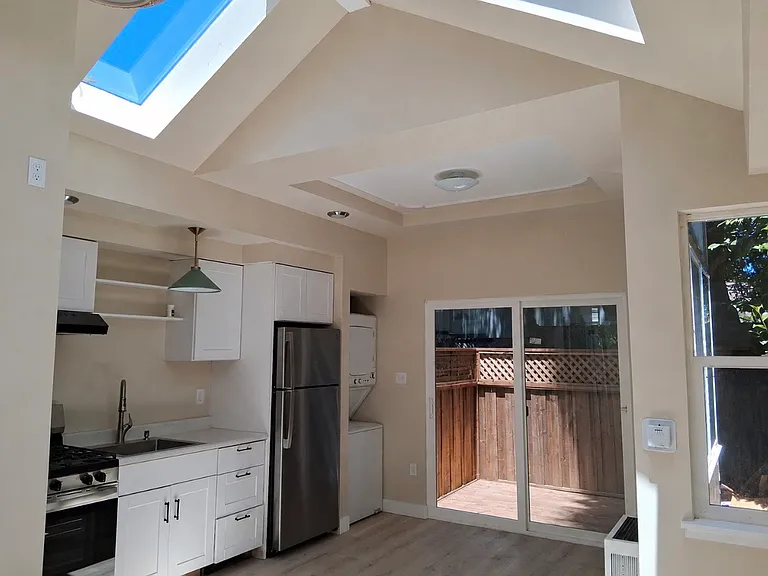 210 Brook Ave #C — Photo 3