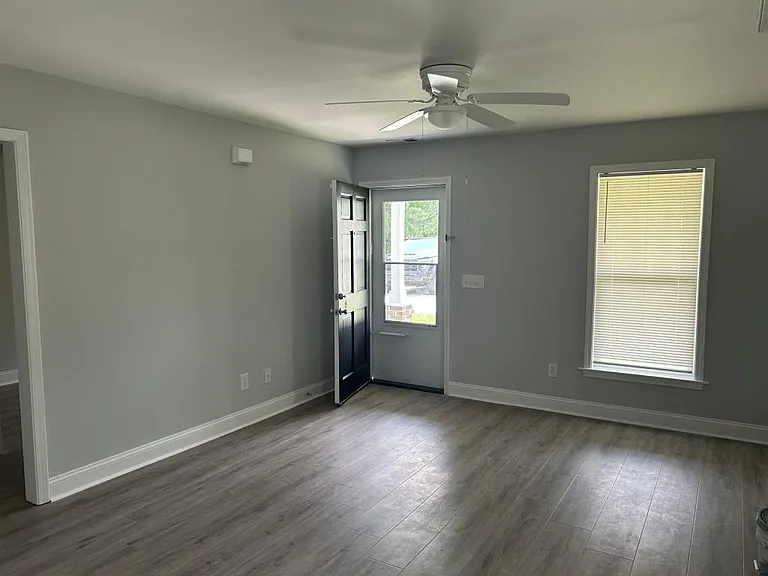 3713 Breckridge Cir — Photo 15
