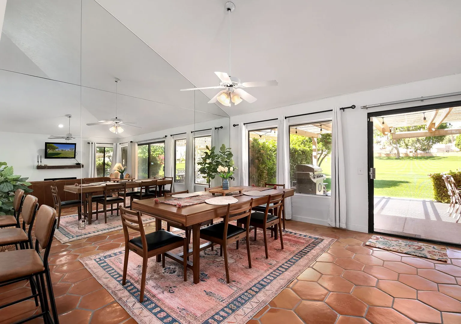 Two bedroom, two bath on the 15th fairway — Photo 2