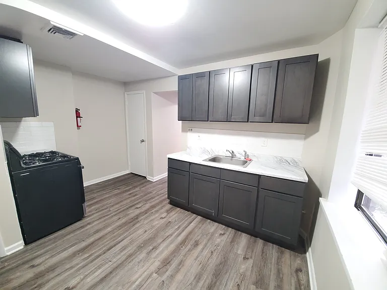 306 Main St #6 — Photo 6