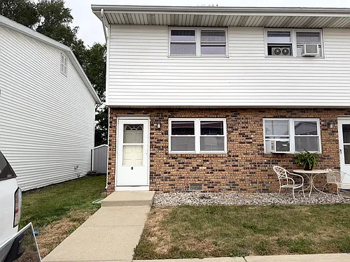 495 Ivy Ln #D Photo 1