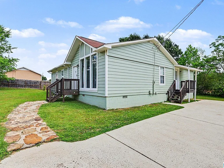 718 Natchez Trl — Photo 16