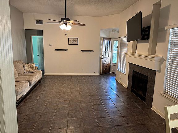 LR open and spacious