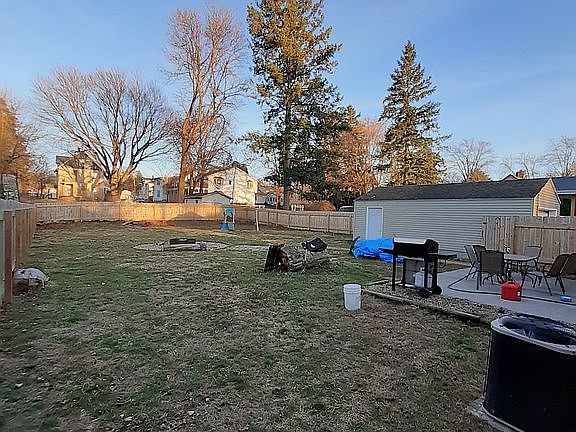 4th image of 183 Central Dr