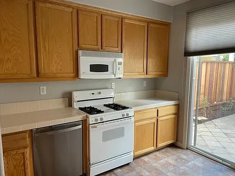 6125 Saint Andrews Way — Photo 3