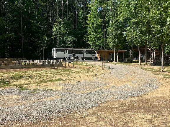 2nd image of 4942 Ringgold Rd