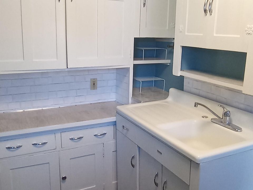 2nd image of 250 Center St #2