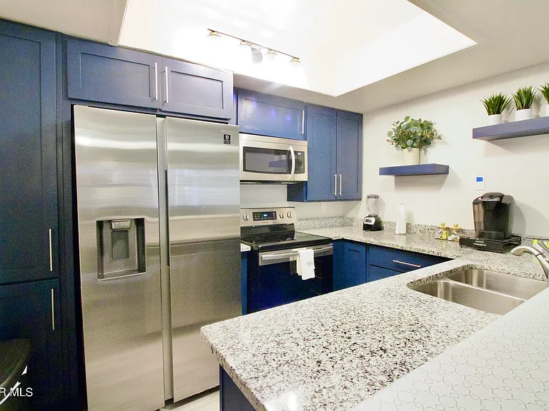 4614 N Stanton St #C17 — Photo 8
