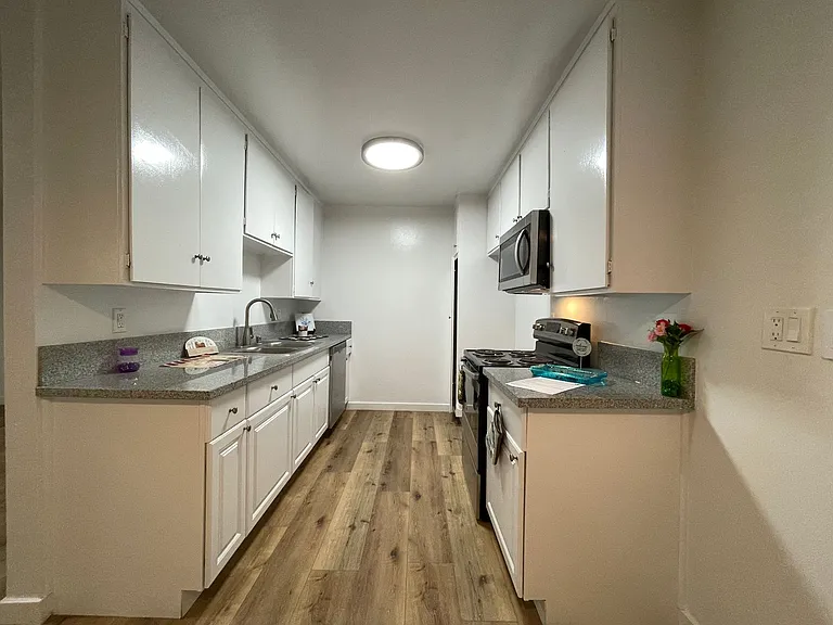 20353 Saticoy St — Photo 11