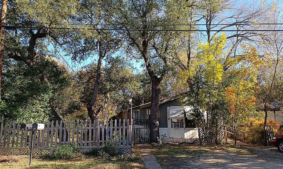 1st image of 504 Wood Dr