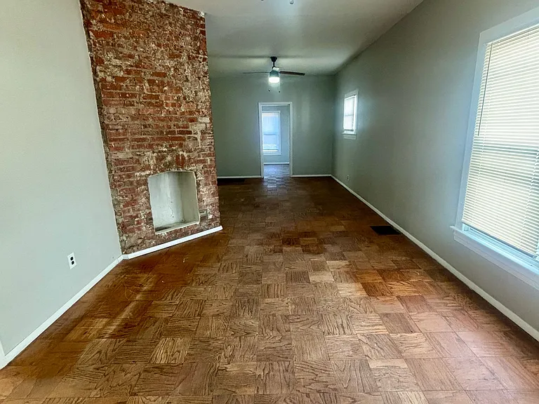 1112 Weller Ave — Photo 2
