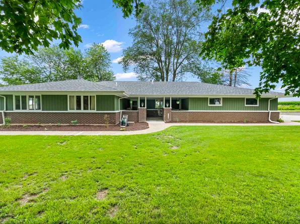 8238 Kelley Rd, Winnebago, IL 61088