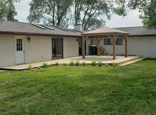 549 State Farm Rd, Deerfield, WI 53531