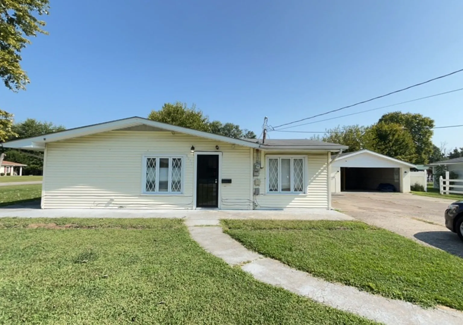 3BR/1BA House with Garage- Coming Soon! — Photo 1