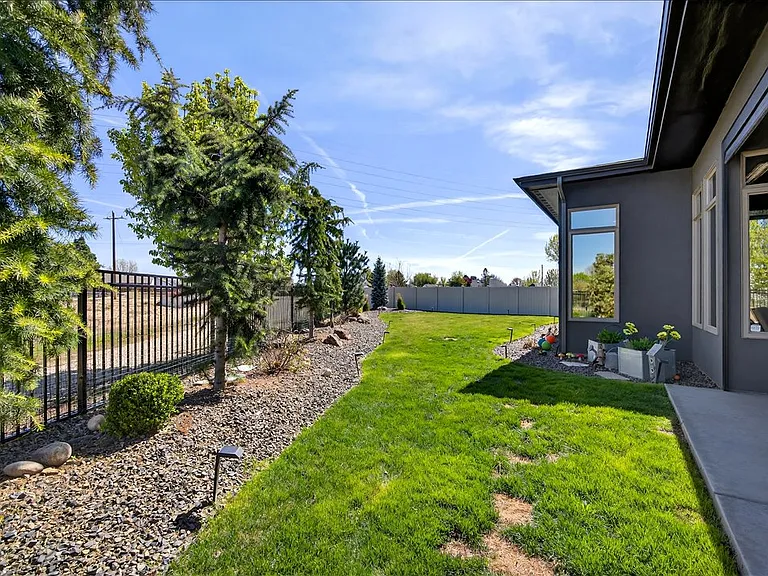 4718 E Goldstone Dr — Photo 38