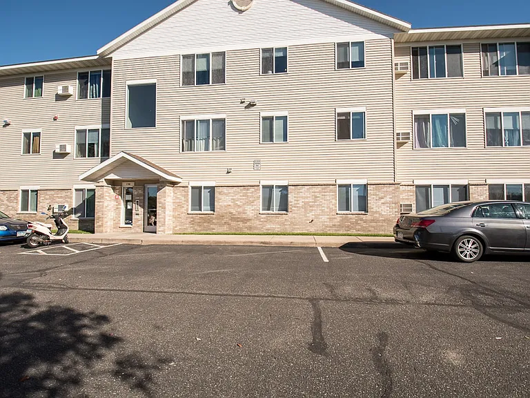 1700 University Dr SE — Photo 3
