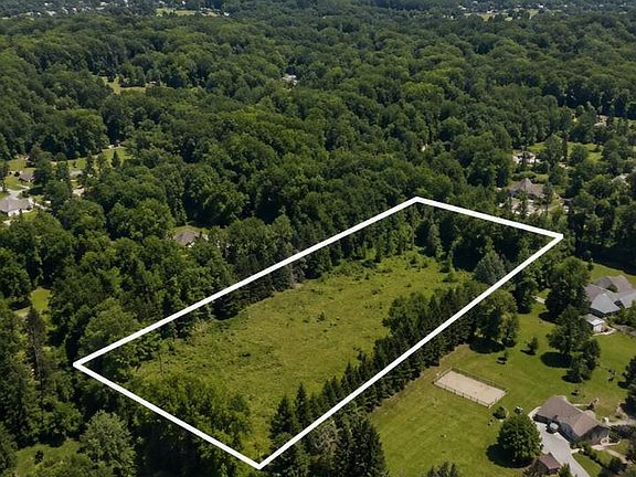 2nd image of 700 W Maple Rd