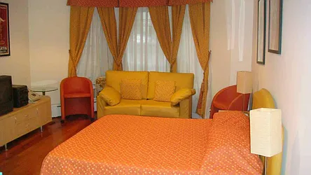 Rented by La Seven Inc.