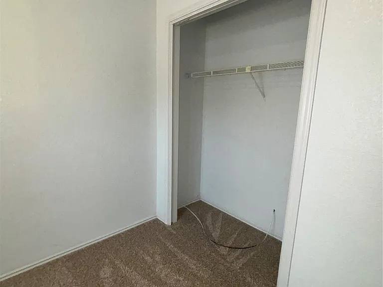 2033 Redwing Way — Photo 9