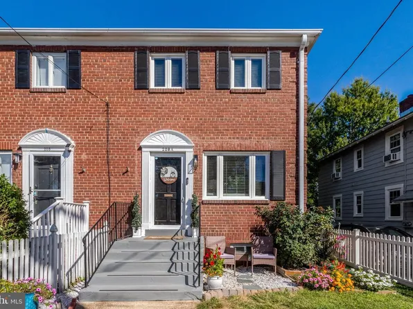208 E Bellefonte Ave #A, Alexandria, VA 22301