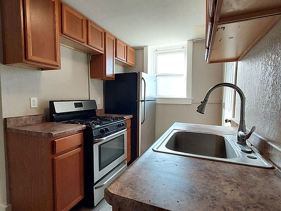 3rd image of 107 NE Roanoke Ave #L1