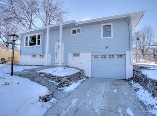 11009 Leavenworth St, Omaha, NE 68154