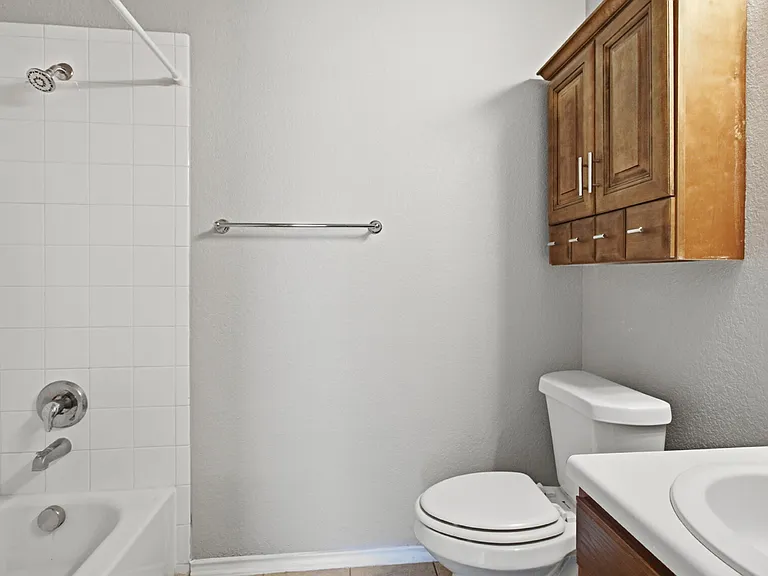 2334 Camberly Vw — Photo 16