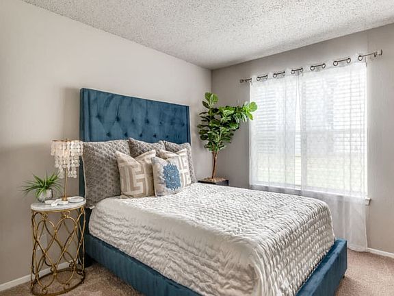 5th image of 5613 Coventry Park Dr #113